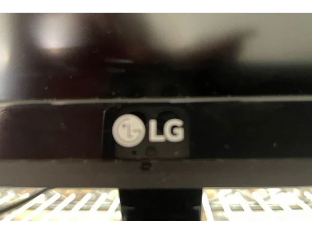 2 computerschermen lg - afbeelding 2 van  3