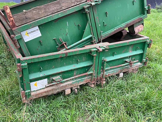 2 containers in metaal - afbeelding 8 van  17