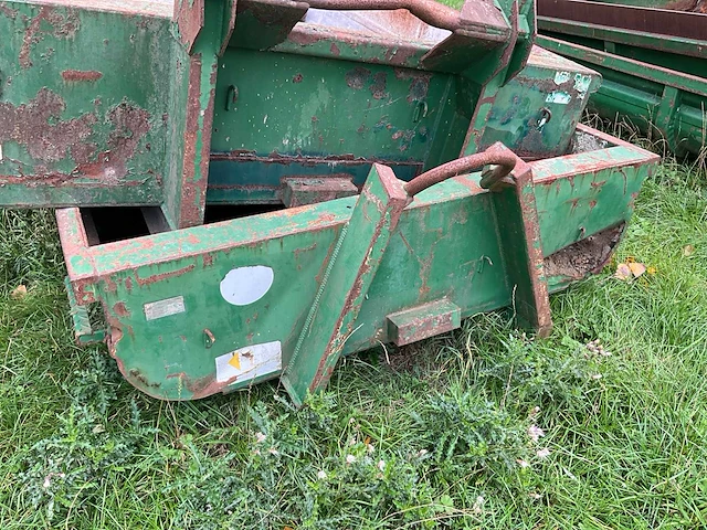 2 containers in metaal - afbeelding 12 van  17