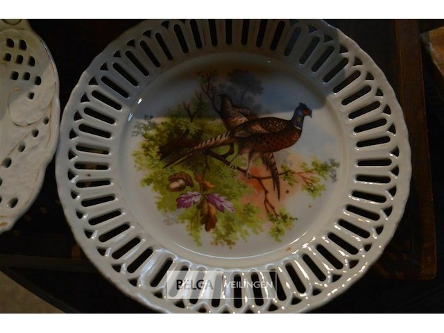 2 decoratieve borden - afbeelding 1 van  2