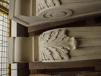 2 decoratieve schouwzuilen in witsteen - afbeelding 2 van  2