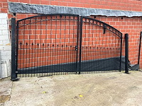 2-delig gegalvaniseerde hekken - afbeelding 1 van  3