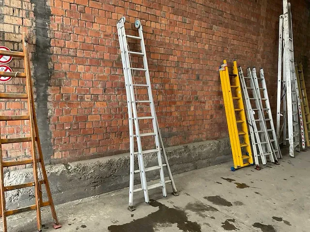 2-delige aluminium schuifladder - afbeelding 1 van  3