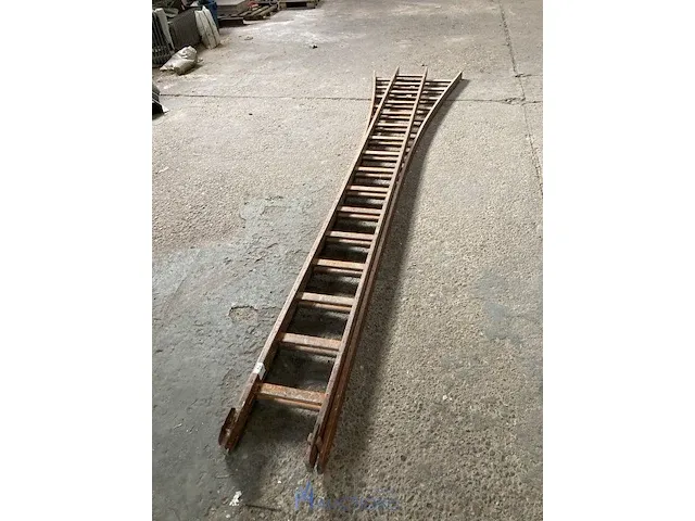2-delige houten ladder - afbeelding 1 van  3
