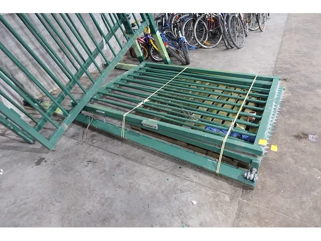 2-delige metalen poort - afbeelding 2 van  2