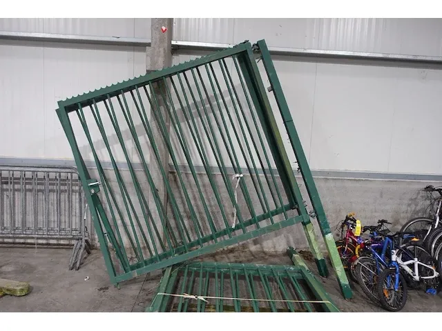 2-delige metalen poort - afbeelding 1 van  3