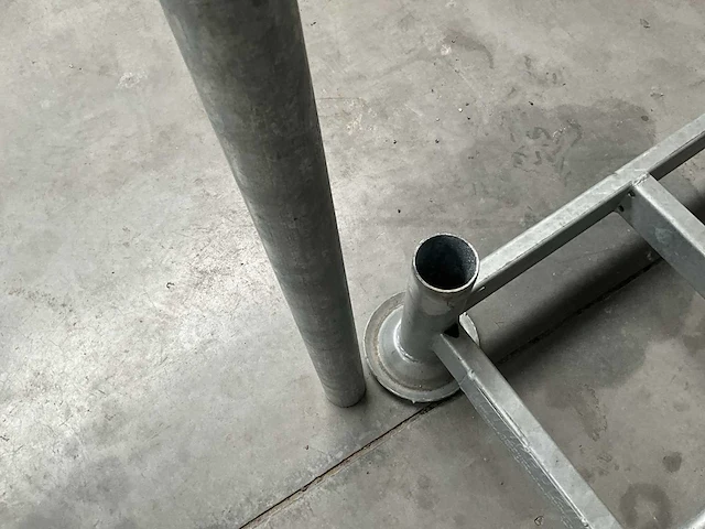 2 demonteerbare metalen stapelbokken kruizinga - afbeelding 6 van  9