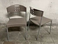 2 design stoelen