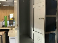 2 deurs kast met sleutels - afbeelding 3 van  3