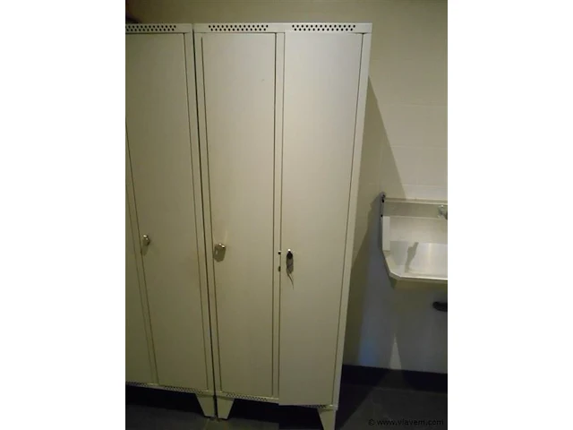 2 deurs locker voor hangsloten 63x50x187 - afbeelding 1 van  2