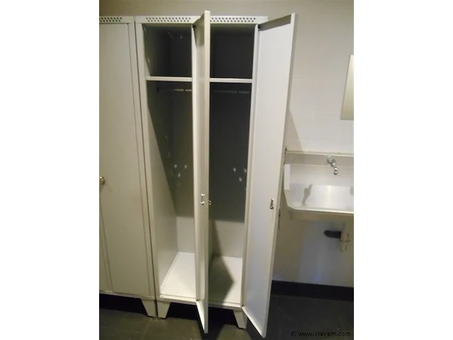 2 deurs locker voor hangsloten 63x50x187 - afbeelding 2 van  2