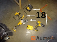 2 dewalt pvc trolleyboxen met 1 set slijpmachines, 2 dewalt schroevendraaiers met lader, 1 dewalt accuboormachine, 1 flyer op batterijen, 1 dewalt dcs355 vinyl snijmachine - afbeelding 3 van  12