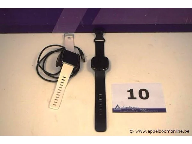 2 div activity watches fitbit, wo zonder kabel, werking niet gekend - afbeelding 1 van  3