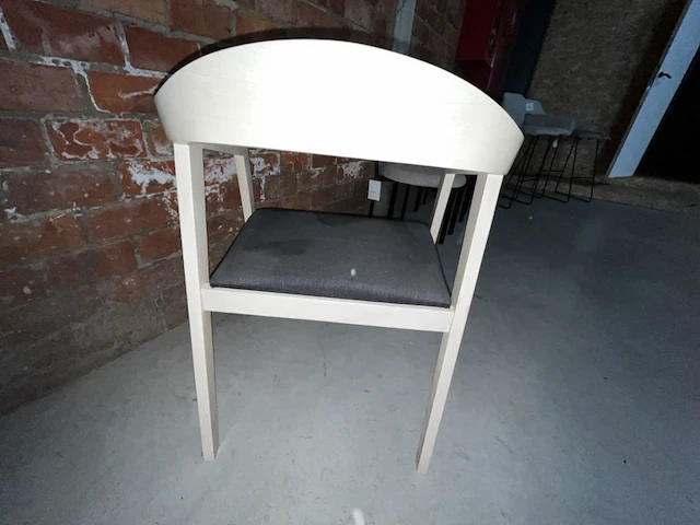 2 div houten stoelen - afbeelding 4 van  9