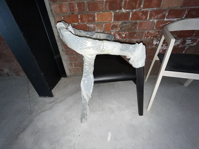 2 div houten stoelen - afbeelding 7 van  9