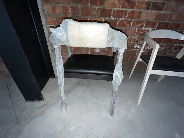2 div houten stoelen - afbeelding 8 van  9