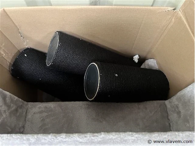 2 div. krabpalen - afbeelding 2 van  2