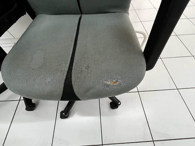 2 div verrijdbare typistestoelen - afbeelding 2 van  3