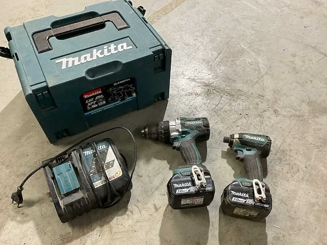 2 diverse accugereedschappen makita - afbeelding 1 van  4