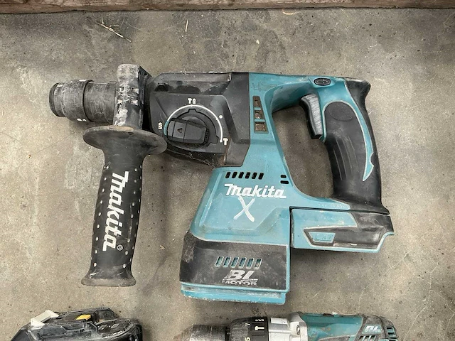 2 diverse accugereedschappen makita - afbeelding 2 van  7