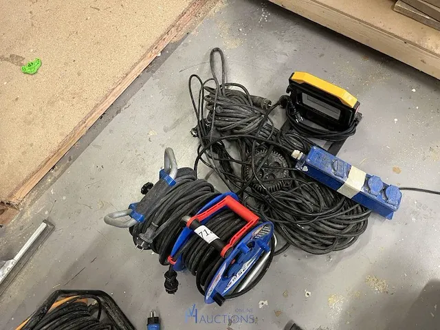 2 diverse elektrokabels op haspel - afbeelding 2 van  2