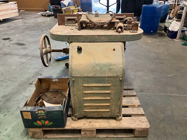 2 diverse houtbewerkingsmachines - afbeelding 4 van  23