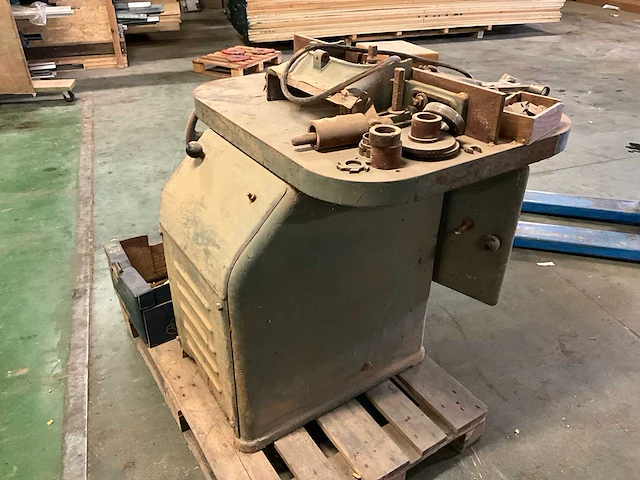 2 diverse houtbewerkingsmachines - afbeelding 5 van  23