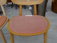 2 diverse houten stoelen - afbeelding 2 van  3