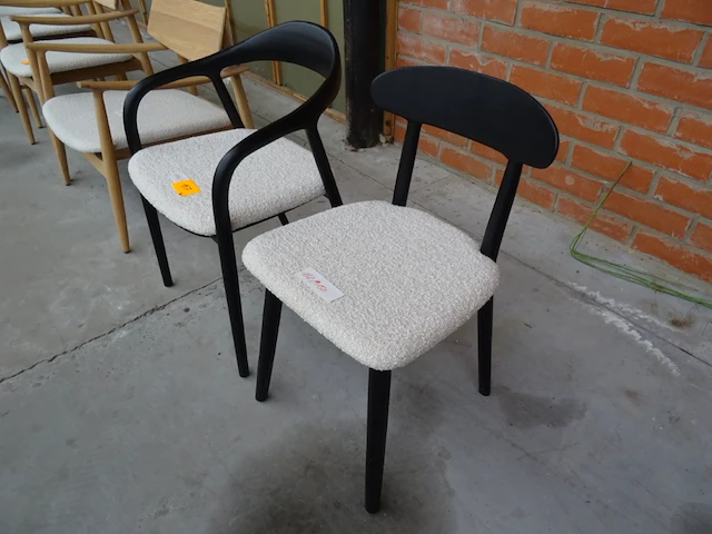 2 diverse houten stoelen - afbeelding 4 van  4