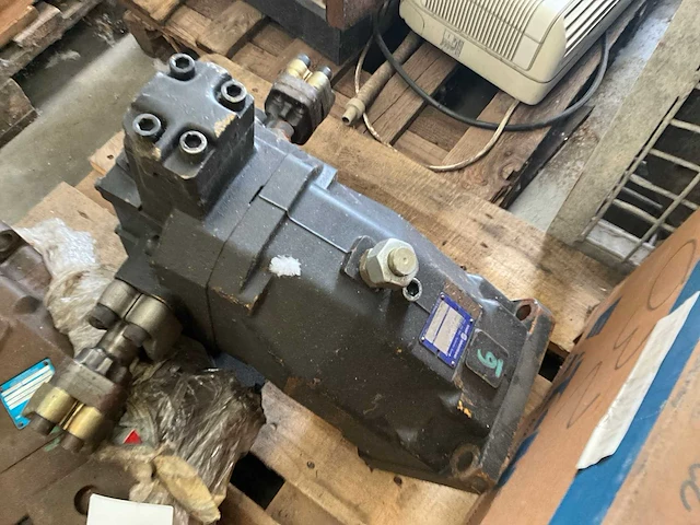 2 diverse hydraulische pompen/spare parts - afbeelding 2 van  5