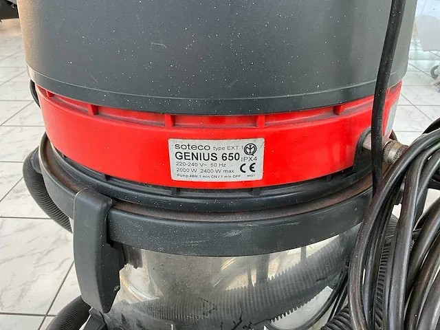 2 diverse industriële stofzuigers soteco en dibo - afbeelding 5 van  9
