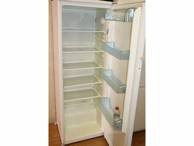 2 diverse koelkasten beko en zanker - afbeelding 3 van  6