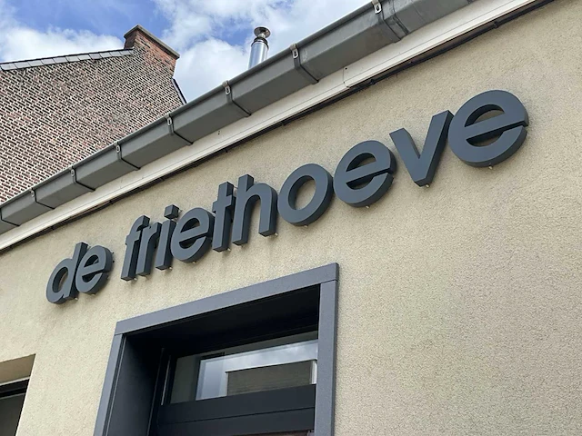 2 diverse lichtreclames “de friethoeve” - afbeelding 3 van  5