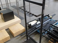 2 diverse metalen kledingrekken - afbeelding 5 van  5