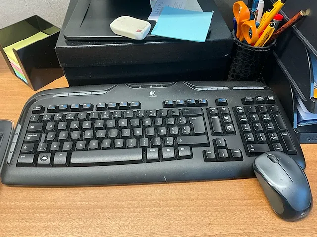 2 diverse monitors - afbeelding 3 van  7