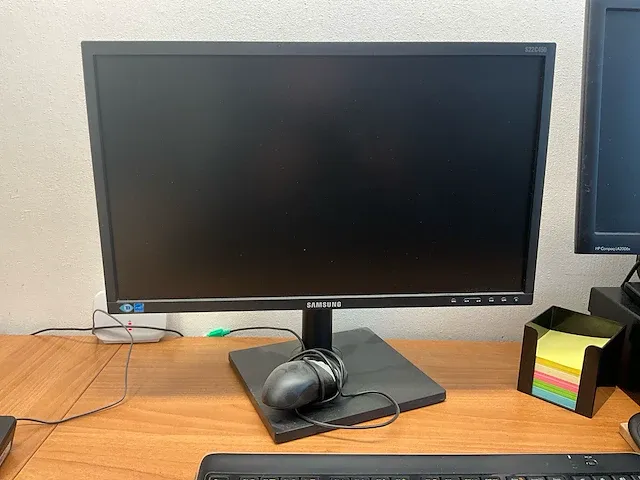 2 diverse monitors - afbeelding 4 van  7