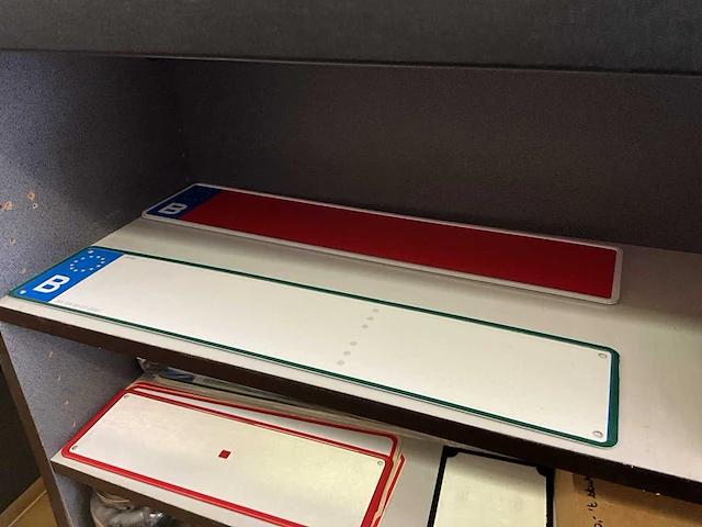 2 diverse nummerplatenpersen nn - afbeelding 10 van  10