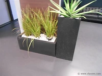2 diverse plantenbakken - afbeelding 1 van  1