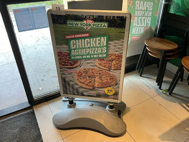 2 diverse reclameborden en 1 stoepbord - afbeelding 3 van  3