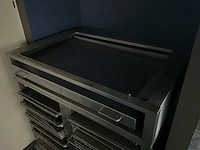 2 diverse rvs regaalwagens voorzien van 12 niveaus - afbeelding 6 van  8