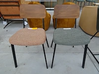 2 diverse stoelen - afbeelding 1 van  4