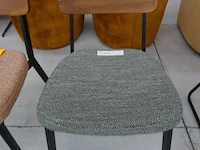 2 diverse stoelen - afbeelding 2 van  4