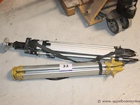 2 diverse tripods - afbeelding 1 van  1