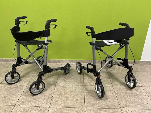 2 diverse vermeiren rollators - afbeelding 1 van  11