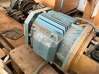 2 diverse waterpompen waaronder abb en grundfos - afbeelding 4 van  9