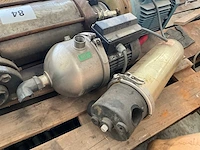 2 diverse waterpompen waaronder abb en grundfos - afbeelding 8 van  9
