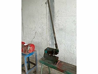 2 diverse werkgereedschappen - afbeelding 2 van  7