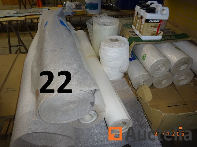 2 dozen eiken parket, 1 set behang, 3 blikken parketbeits (plastor), 1 set worm- en tassotvezels - afbeelding 1 van  5