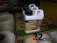 2 dozen eiken parket, 1 set behang, 3 blikken parketbeits (plastor), 1 set worm- en tassotvezels - afbeelding 3 van  5