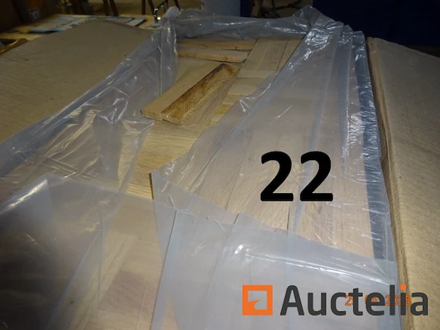 2 dozen eiken parket, 1 set behang, 3 blikken parketbeits (plastor), 1 set worm- en tassotvezels - afbeelding 4 van  5